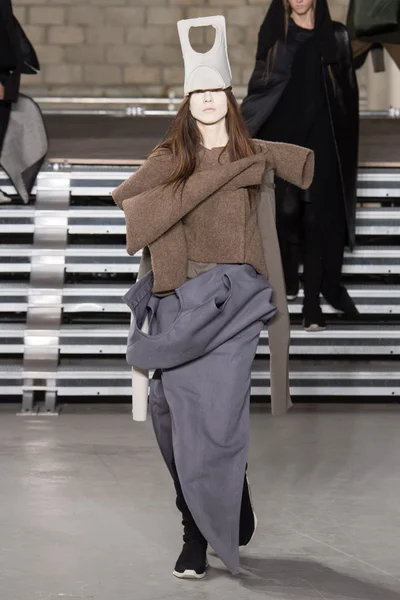 Look 33